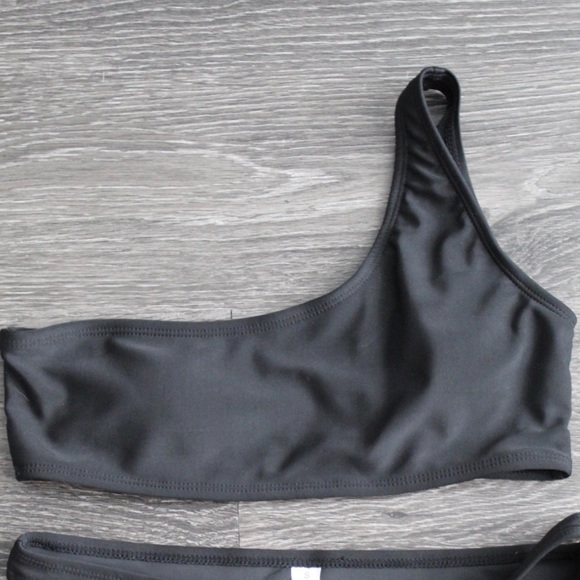 one shoulder bikini - Picture 2 of 4